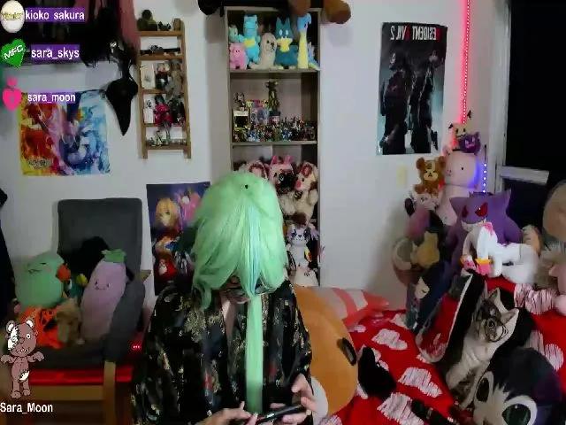 Live sex webcam photo for Sara_Skys #256802017