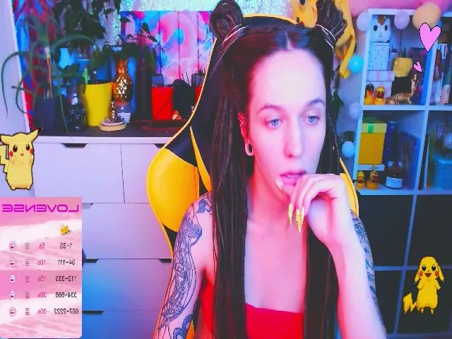 Live sex webcam photo for JinjerMoon #265610599