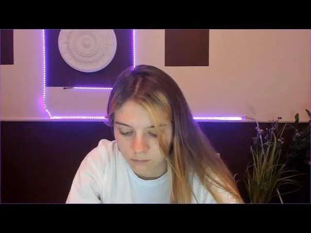 Live sex webcam photo for Anna-na-sik #254561586