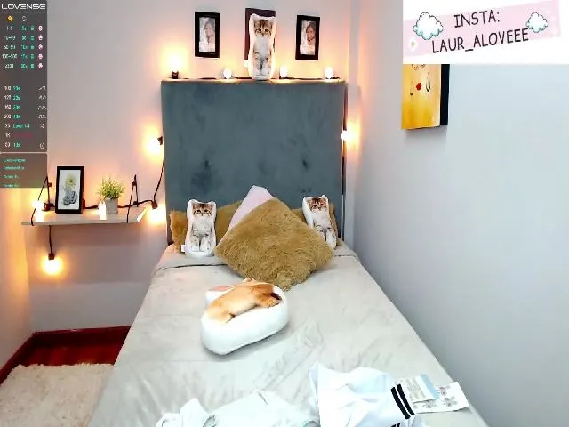 Live sex webcam photo for Laura_Lovee_ #252603943