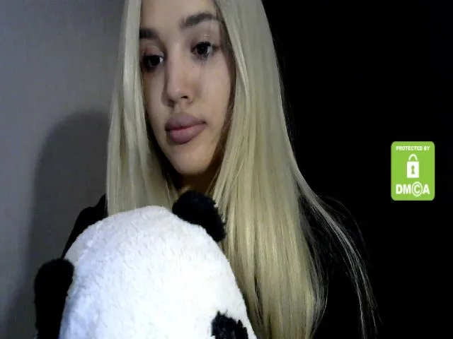 Live sex webcam photo for MyyDream #258251473