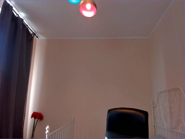 Live sex webcam photo for O1iv1a #252831448