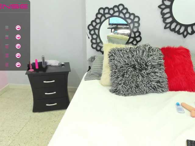 Live sex webcam photo for KaylaGinger #243231041