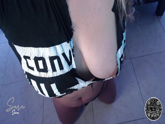 Live sex webcam photo for Saara__queen #255623862