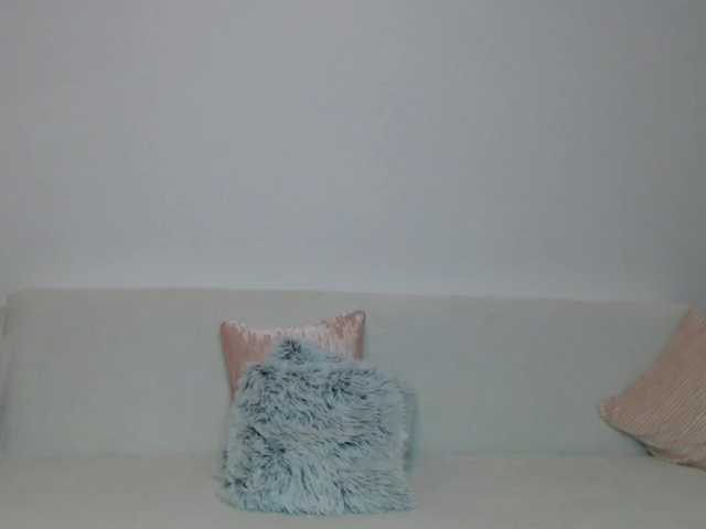 Live sex webcam photo for Sara-Daisy #241383991