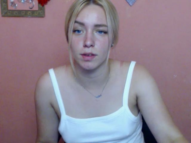 Live sex webcam photo for KetiLove_ #254017259