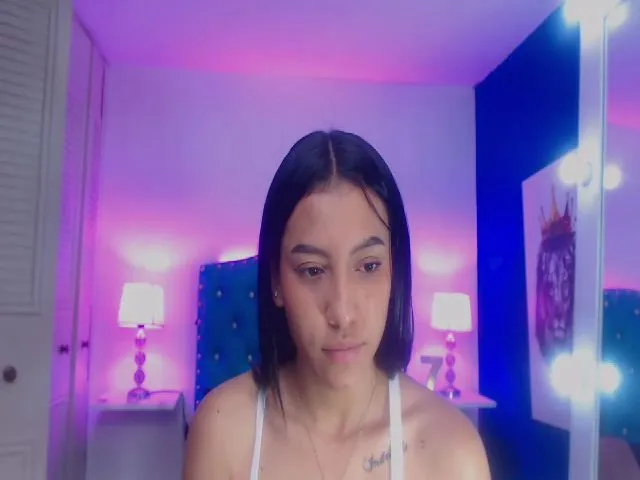 Live sex webcam photo for Georgia_Cox #252849595