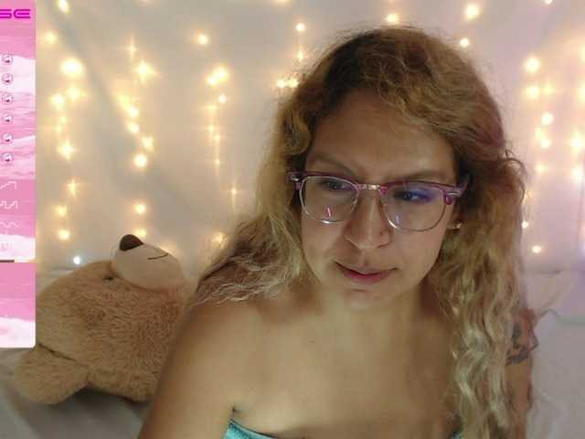 Live sex webcam photo for SweetBarbie #241219178