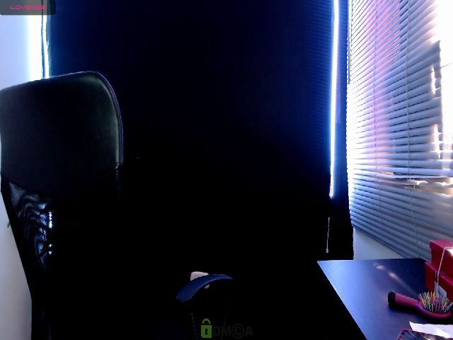 Live sex webcam photo for victoria_lee2 #263676410