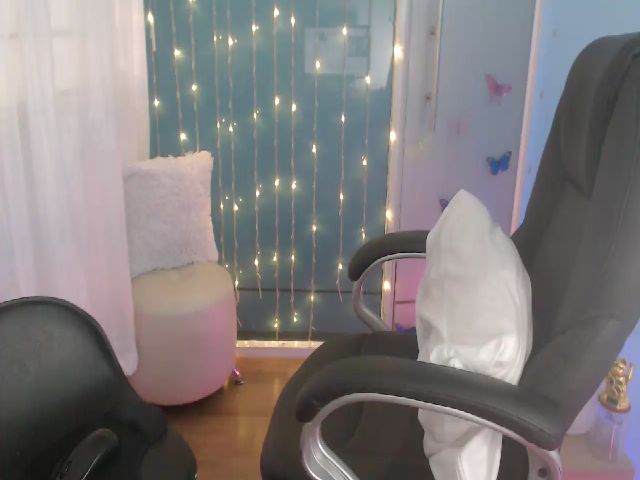 Live sex webcam photo for Anahi_moore #252816405