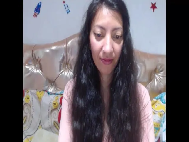 Live sex webcam photo for Kaymilf #253248754