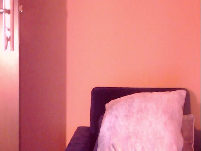 Live sex webcam photo for QUEEN_BELLA #255671151