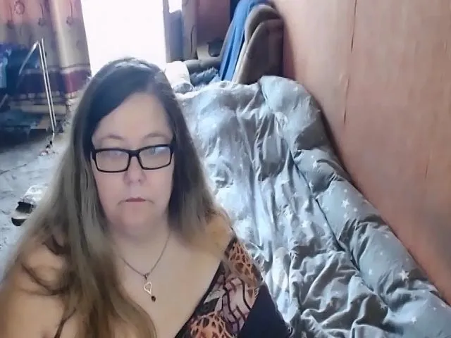 Live sex webcam photo for HotXXXGirl1 #253003068