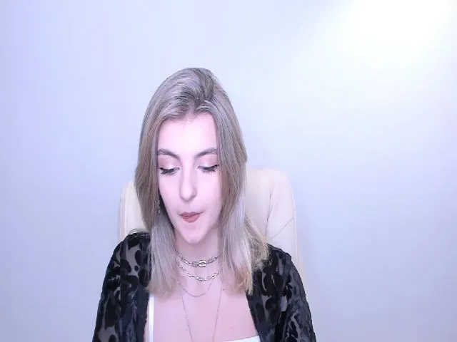 Live sex webcam photo for HelelGretta #252669369
