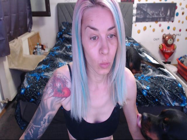 Live sex webcam photo for Directgirl #258688948