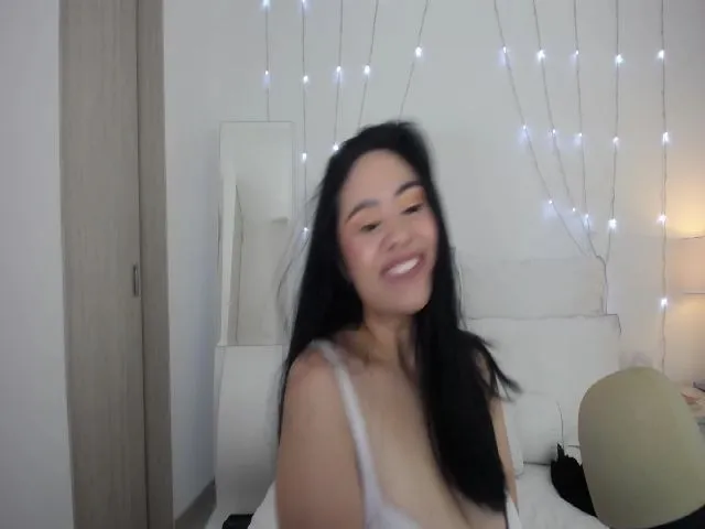 Live sex webcam photo for Marianviolet #252983667