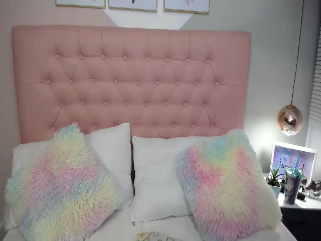 Live sex webcam photo for ema_zz #256192478