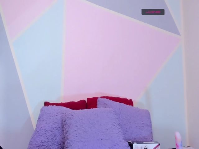 Live sex webcam photo for Violetatoo #264748289