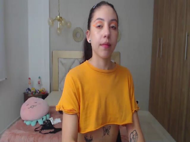 Live sex webcam photo for Emily_evans18 #255555059