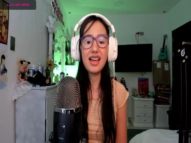 Live sex webcam photo for AnnieJulieth #260367379