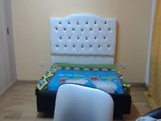 Live sex webcam photo for Aishafoxxx #252027807