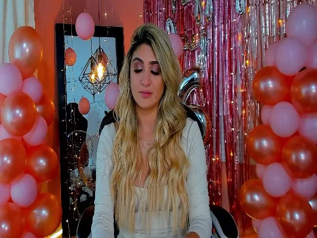 Live sex webcam photo for IsabelaBrown #256216379