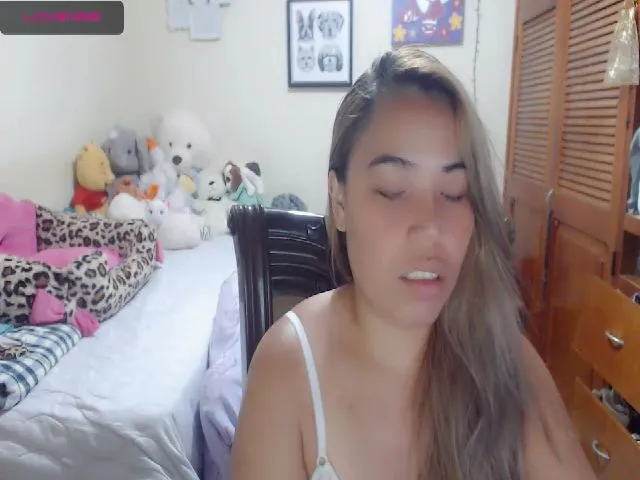 Live sex webcam photo for Meganhill_ #263986580