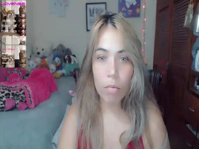 Live sex webcam photo for Meganhill_ #258342860