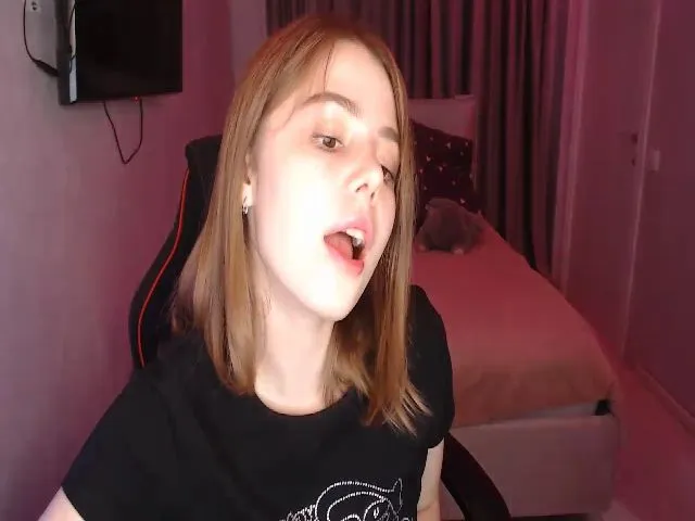 Live sex webcam photo for TriplePrinces #265631690