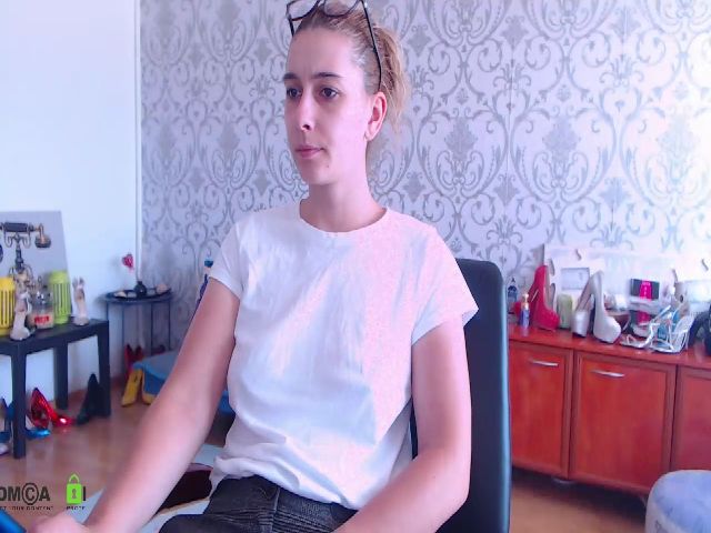 Live sex webcam photo for Bella_antonia #255275480