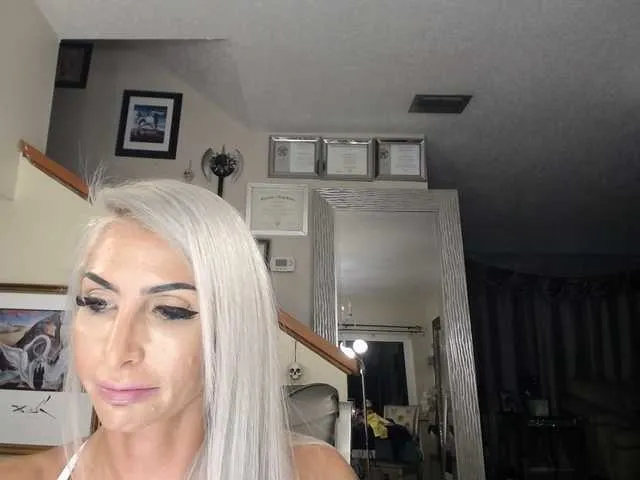 Live sex webcam photo for adrianna_fox #287953164