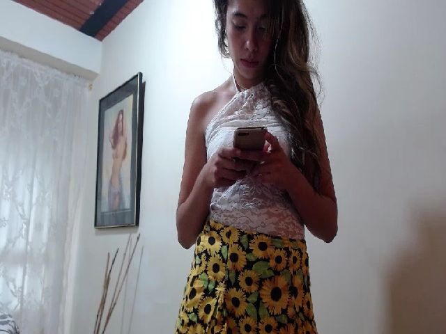 Live sex webcam photo for LaraSmiith_ #263062996