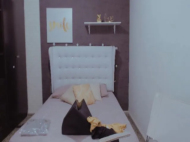 Live sex webcam photo for Emyconner #263942027