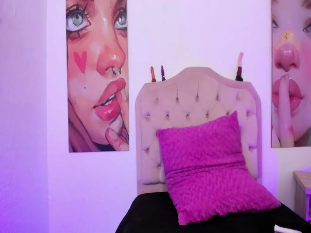 Live sex webcam photo for Evee_j #262233013