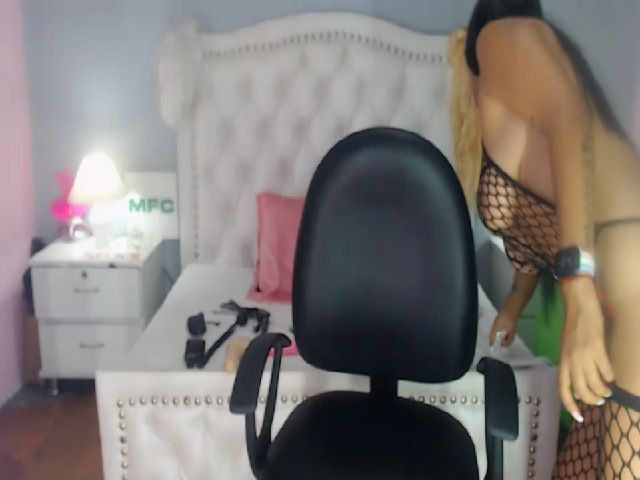 Live sex webcam photo for Emily_Lopez #263832474