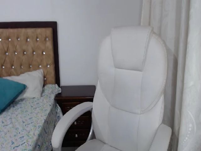 Live sex webcam photo for Mia_russel #264182638