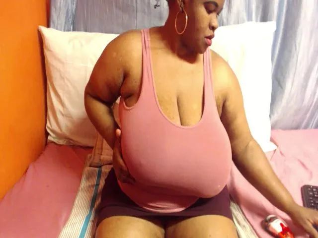 Live sex webcam photo for Sweetnozie #254826249