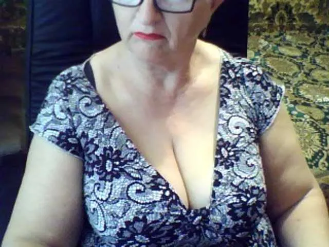 Live sex webcam photo for LolkaAlyss #287976451
