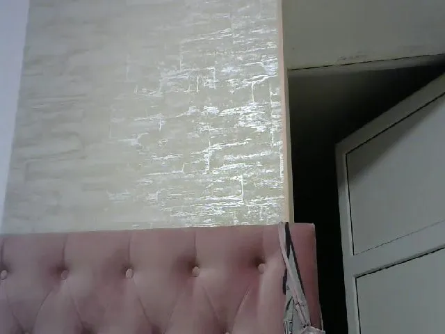 Live sex webcam photo for Jessica1717 #265635210