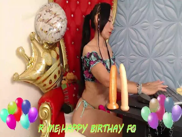 Live sex webcam photo for BlowMommy #252431818