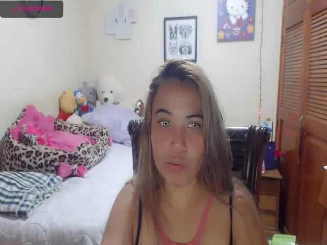 Live sex webcam photo for Meganhill_ #265193511