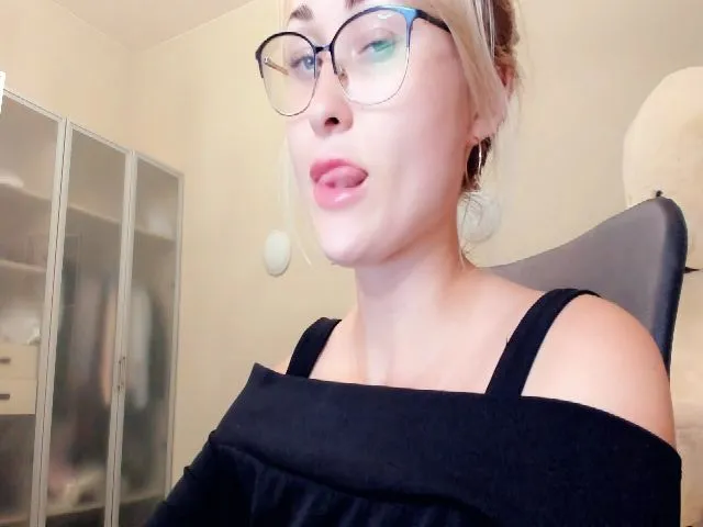Live sex webcam photo for Mistress_Eva_ #257147978