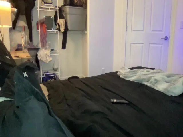 Live sex webcam photo for ItsRavenRoses #259138160