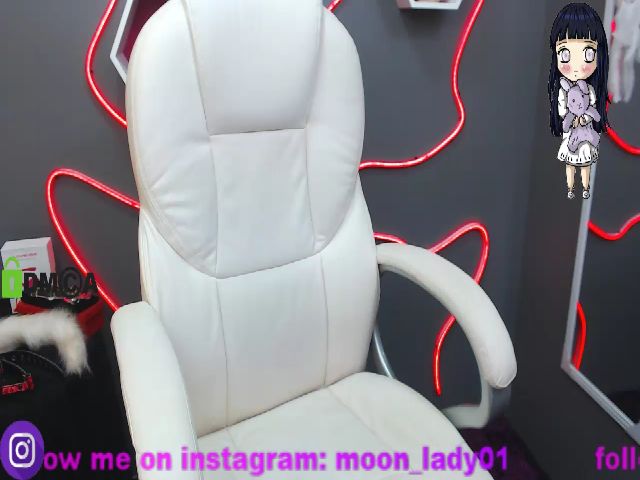 Live sex webcam photo for Moonlady6 #252739472