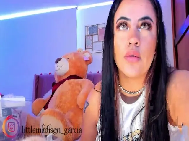 Live sex webcam photo for Madison_se #255446684