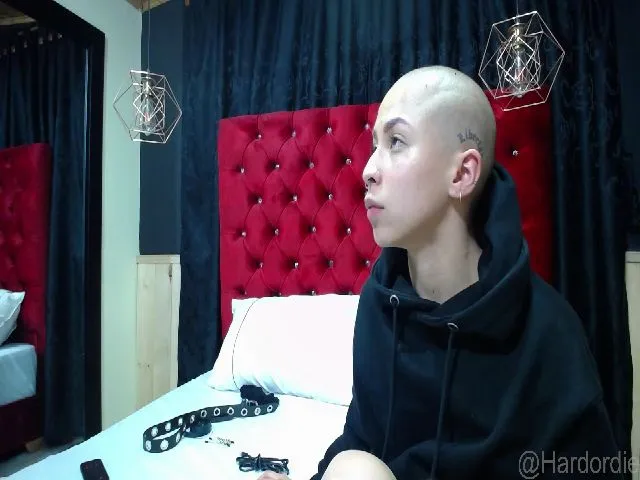 Live sex webcam photo for HardorDie #261581470