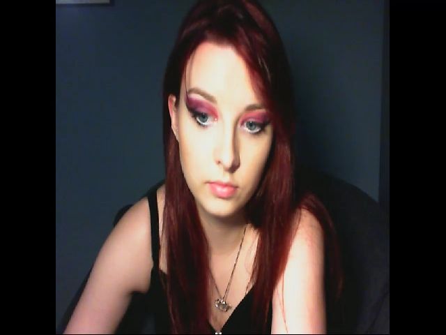 Live sex webcam photo for VirginLuna18 #257100392