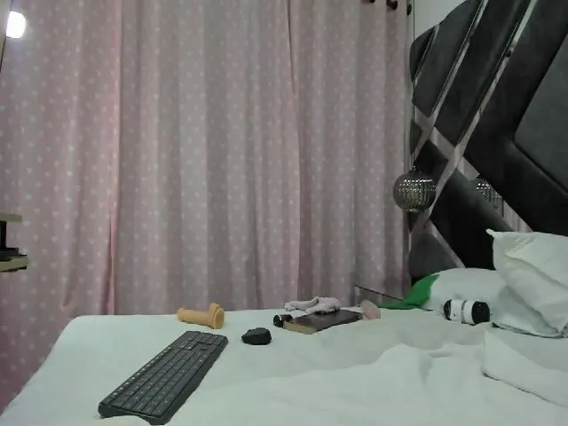 Live sex webcam photo for Violeta_aroca #287856433