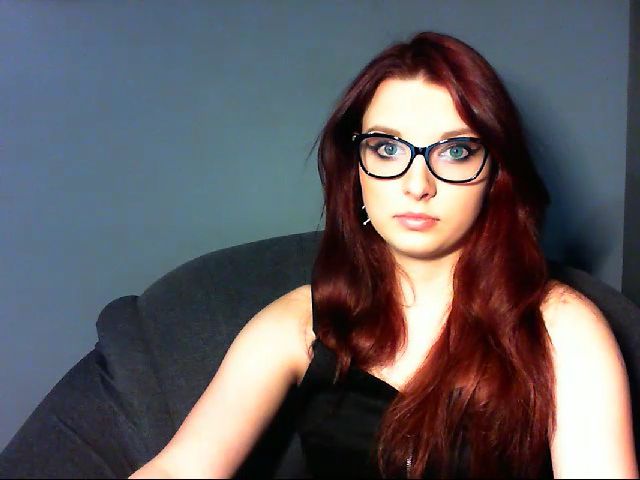 Live sex webcam photo for VirginLuna18 #253137640