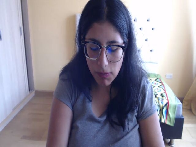 Live sex webcam photo for Aishafoxxx #253193165